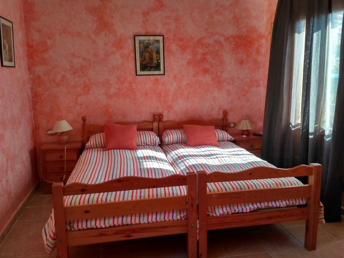 Gasthaus Casa Marzo Angues Zimmer foto